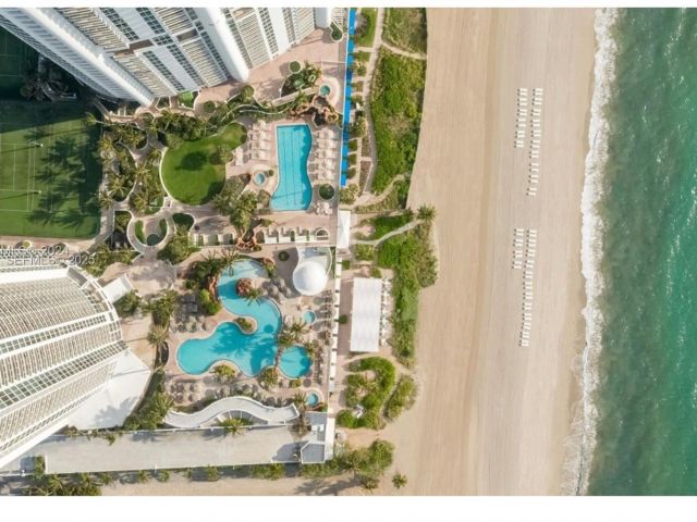 condo for sale in Sunny Isles Beach - 18001 Collins Ave 717 - MondialRealty