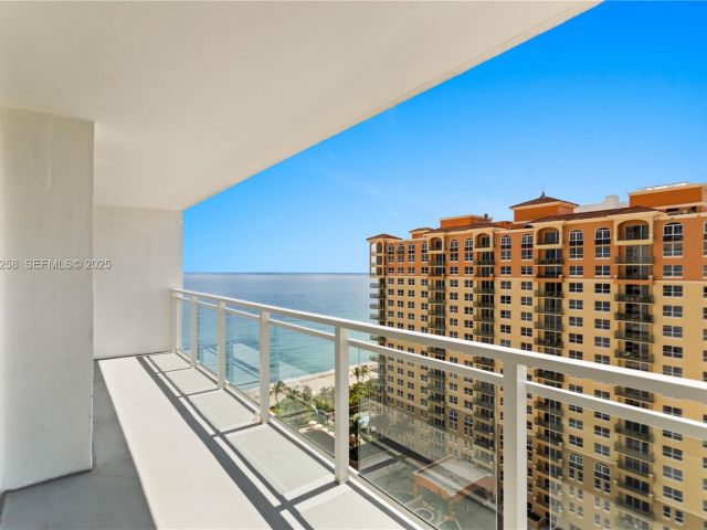 2-bedroom condo for rent in Hallandale Beach - 2030 S Ocean Dr 1710 - MondialRealty