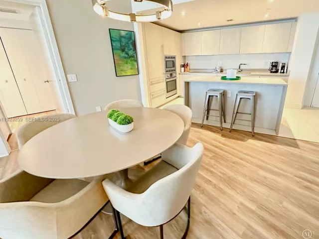 2-bedroom condo for sale in Hollywood - 4111 S Ocean Dr 2306 - MondialRealty