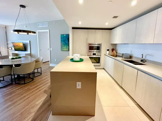 2-bedroom condo for sale in Hollywood - 4111 S Ocean Dr 2306 - MondialRealty