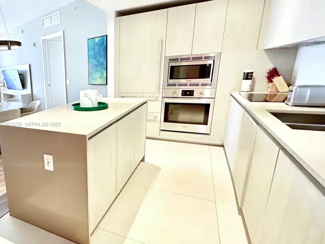 2-bedroom condo for sale in Hollywood - 4111 S Ocean Dr 2306 - MondialRealty