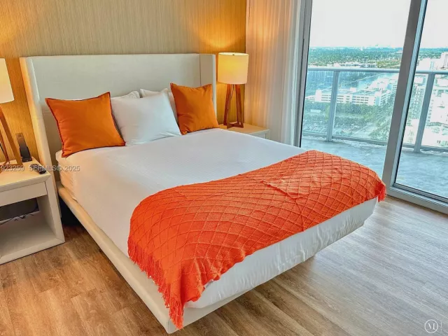 2-bedroom condo for sale in Hollywood - 4111 S Ocean Dr 2306 - MondialRealty