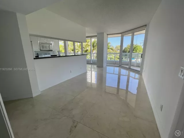 2-bedroom condo for rent in Aventura - 21055 Yacht Club Dr 610 - MondialRealty