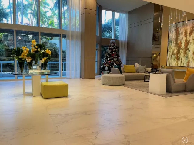 2-bedroom condo for rent in Aventura - 21055 Yacht Club Dr 610 - MondialRealty