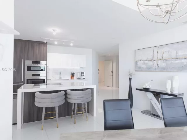 2-bedroom condo for sale in Miami - 851 NE 1st Ave 3309 - MondialRealty