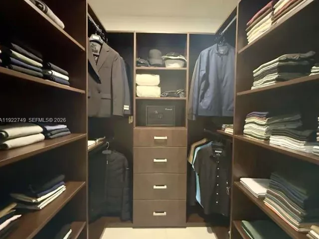 2-bedroom condo for sale in Miami - 851 NE 1st Ave 3309 - MondialRealty