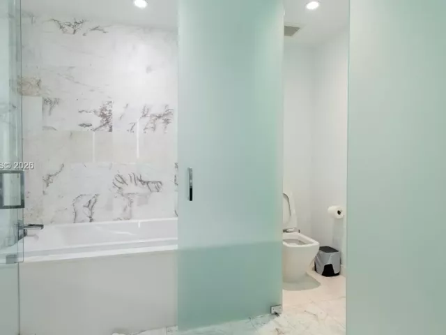 2-bedroom condo for sale in Miami - 851 NE 1st Ave 3309 - MondialRealty