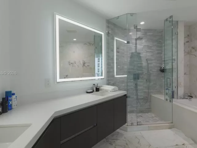 2-bedroom condo for sale in Miami - 851 NE 1st Ave 3309 - MondialRealty