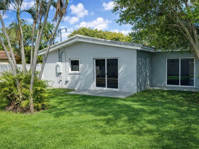 3-bedroom home for sale in Pompano Beach - 1881 NW 5th Ter - MondialRealty