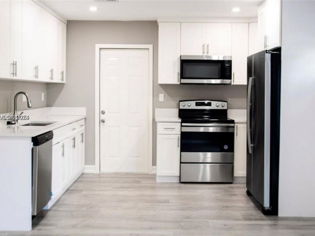 3-bedroom home for sale in Pompano Beach - 1881 NW 5th Ter - MondialRealty