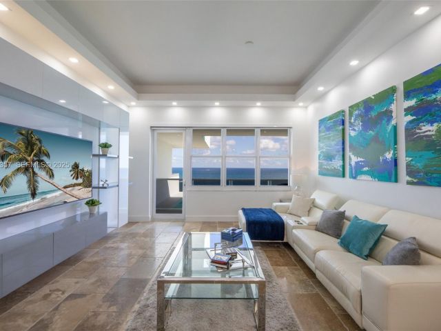 Apartment for rent  Unit #PH02 - photo 6864097