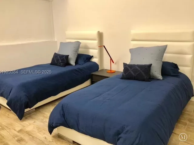 2-bedroom condo for sale in Miami - 650 NE 32nd St 3005 - MondialRealty