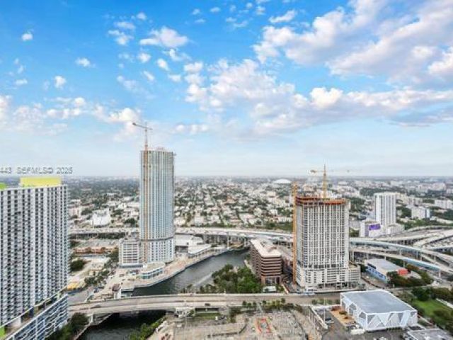 Apartment for sale  Unit #5108 - photo 6849338