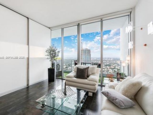 Apartment for sale  Unit #5108 - photo 6849351