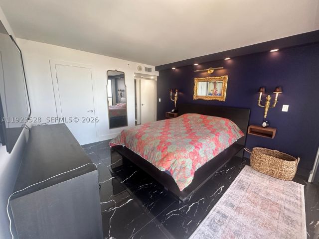 1-bedroom condo for rent in Miami Beach - 2555 Collins Ave PH114 - MondialRealty