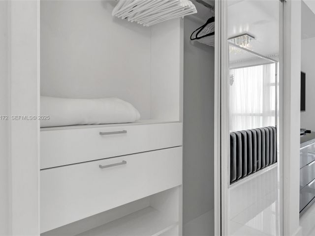 Apartment for sale  Unit #1002 - photo 6850601