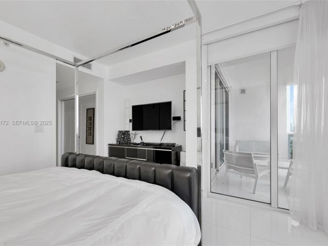 Apartment for sale  Unit #1002 - photo 6850603