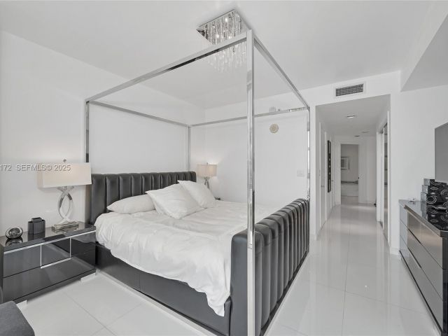 Apartment for sale  Unit #1002 - photo 6850604