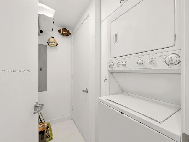 Apartment for sale  Unit #1002 - photo 6850609