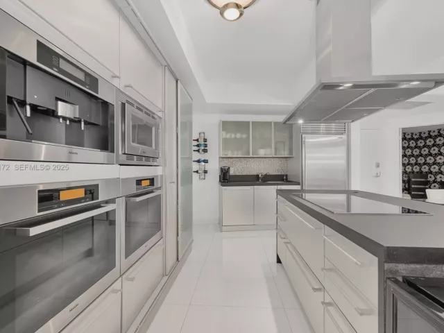 2-bedroom condo for sale in Sunny Isles Beach - 18201 Collins Ave 1002 - MondialRealty