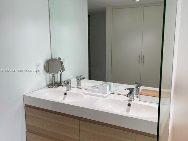 Apartment for rent  Unit #1521 - photo 6864214