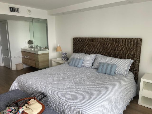 Apartment for rent  Unit #1521 - photo 6864224