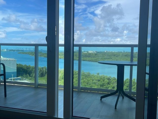 Apartment for rent  Unit #1521 - photo 6864226