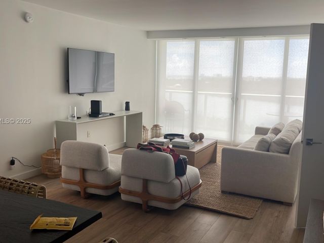 Apartment for rent  Unit #1521 - photo 6864228