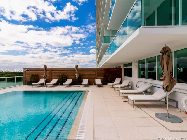 3-bedroom condo for rent in Sunny Isles Beach - 400 Sunny Isles Blvd 1019 - MondialRealty