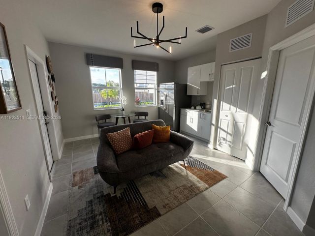 1-bedroom home for rent in Homestead - 2288 SE 30th St 1 - MondialRealty