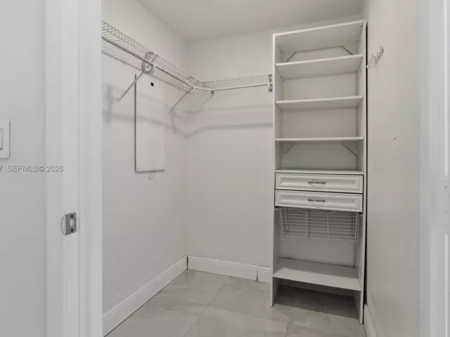 2-bedroom condo for sale in Miami - 90 SW 3rd St 2408 - MondialRealty