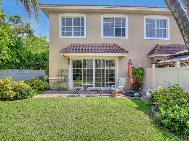 Home for rent at 2560 NE 11th Street - photo 6851258