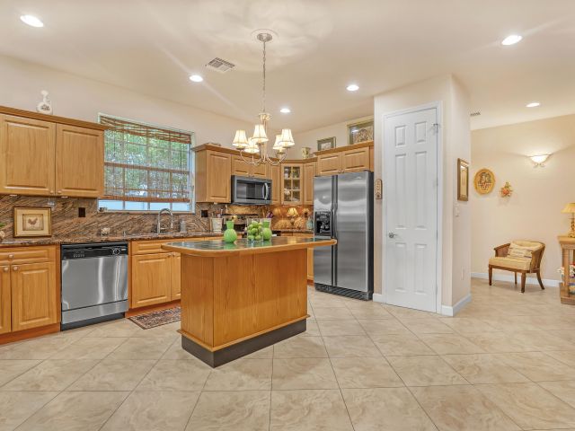 Home for rent at 2560 NE 11th Street - photo 6851266