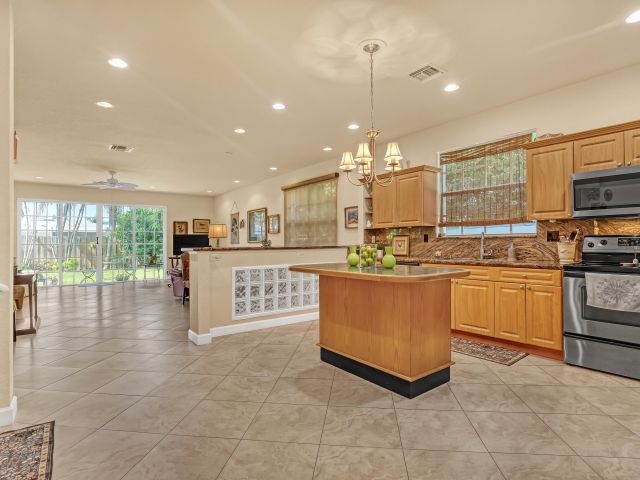 Home for rent at 2560 NE 11th Street - photo 6851269