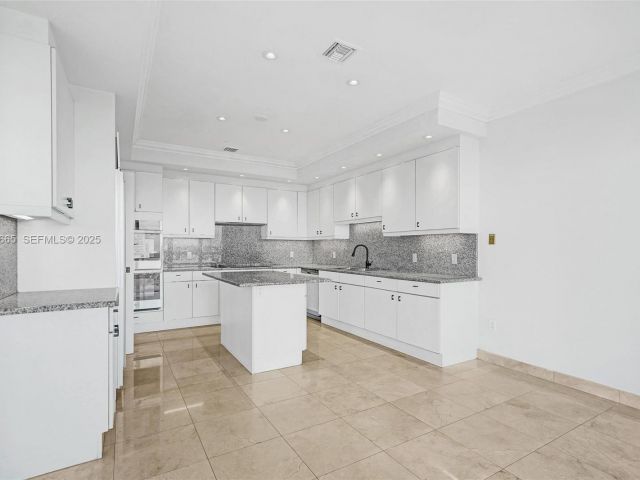 Apartment for rent  Unit #17A - photo 6854987