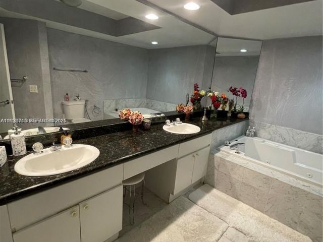 Apartment for sale  Unit #942 - photo 6849744