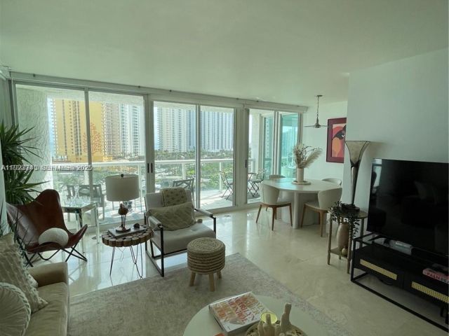 Apartment for sale  Unit #942 - photo 6849754