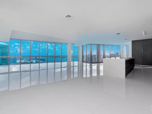 4-bedroom condo for sale in Miami - 851 NE 1st Ave 4911 - MondialRealty