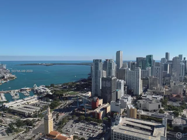 4-bedroom condo for sale in Miami - 851 NE 1st Ave 4911 - MondialRealty