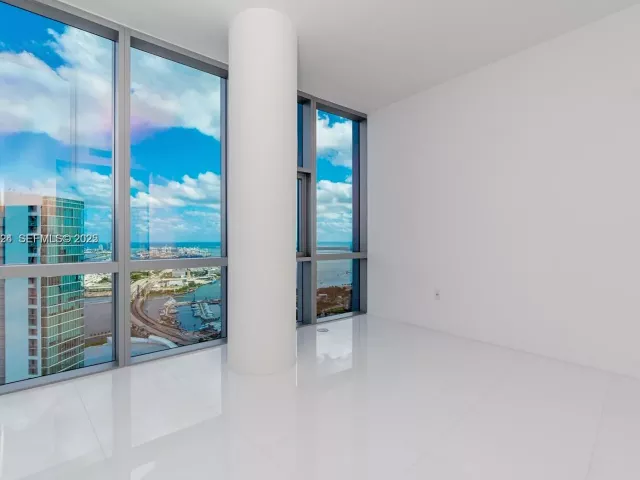 4-bedroom condo for sale in Miami - 851 NE 1st Ave 4911 - MondialRealty