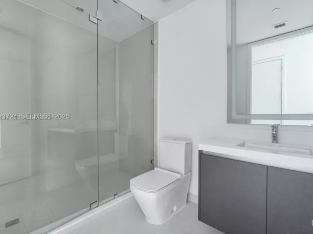 4-bedroom condo for sale in Miami - 851 NE 1st Ave 4911 - MondialRealty