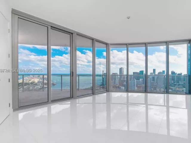 4-bedroom condo for sale in Miami - 851 NE 1st Ave 4911 - MondialRealty