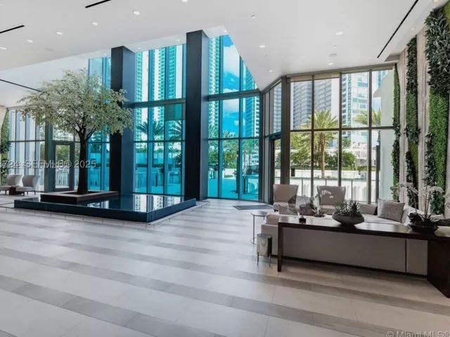 4-bedroom condo for sale in Miami - 851 NE 1st Ave 4911 - MondialRealty