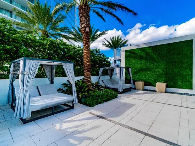 4-bedroom condo for sale in Miami - 851 NE 1st Ave 4911 - MondialRealty