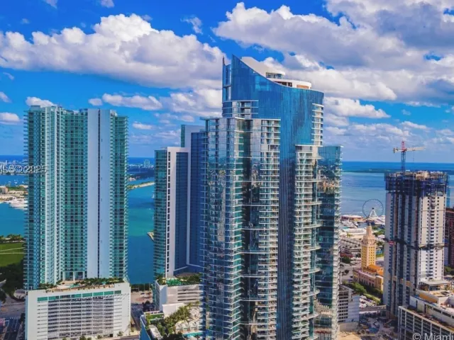 4-bedroom condo for sale in Miami - 851 NE 1st Ave 4911 - MondialRealty