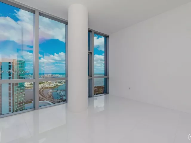 4-bedroom condo for sale in Miami - 851 NE 1st Ave 4911 - MondialRealty