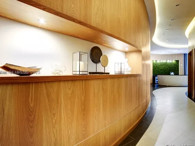 4-bedroom condo for sale in Miami - 851 NE 1st Ave 4911 - MondialRealty