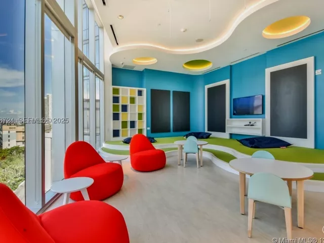 4-bedroom condo for sale in Miami - 851 NE 1st Ave 4911 - MondialRealty