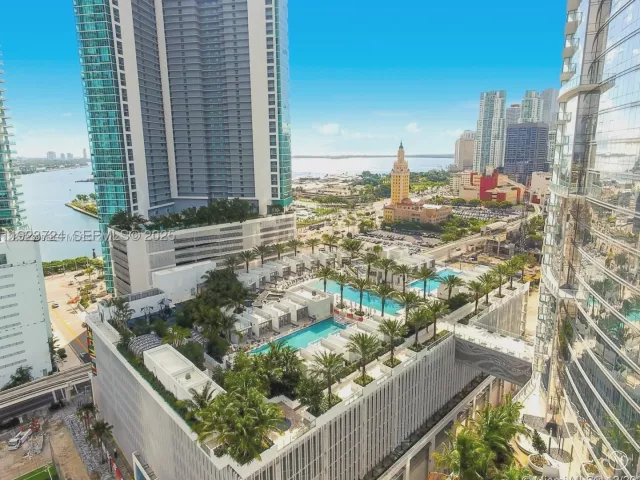 4-bedroom condo for sale in Miami - 851 NE 1st Ave 4911 - MondialRealty