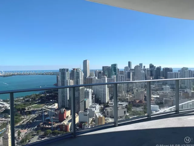 4-bedroom condo for sale in Miami - 851 NE 1st Ave 4911 - MondialRealty